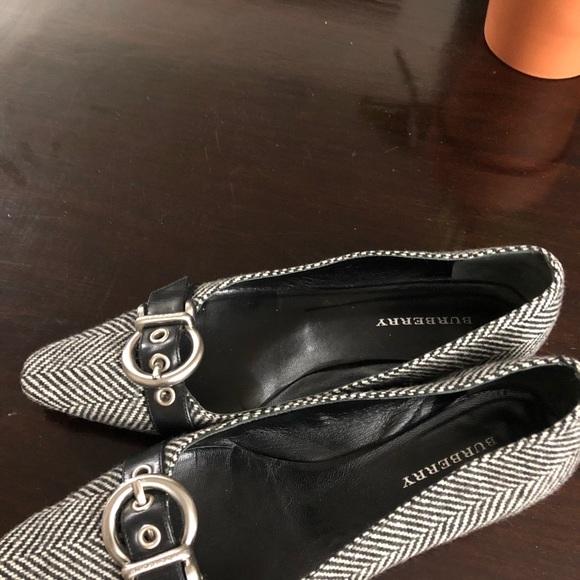 Clearance SALE! Burberry signature buckle. - Picture 9 of 12